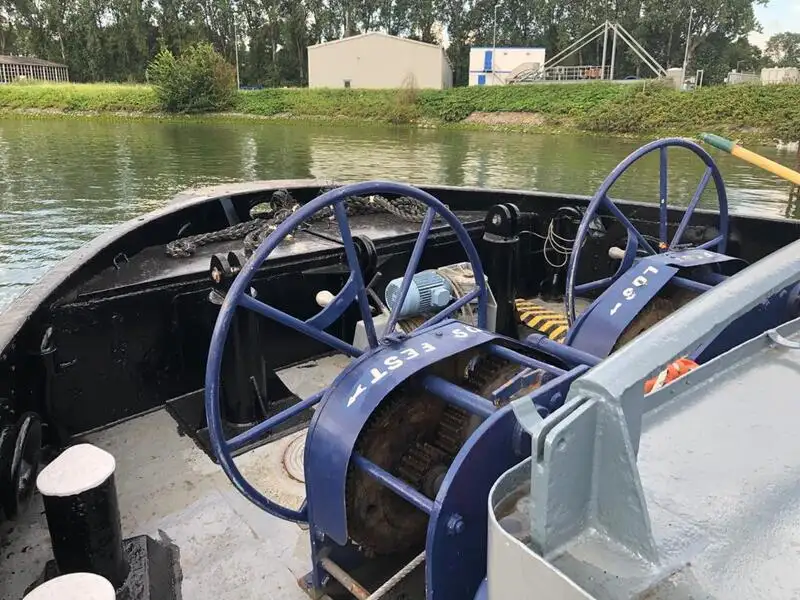 Kapal penarik keur dijual