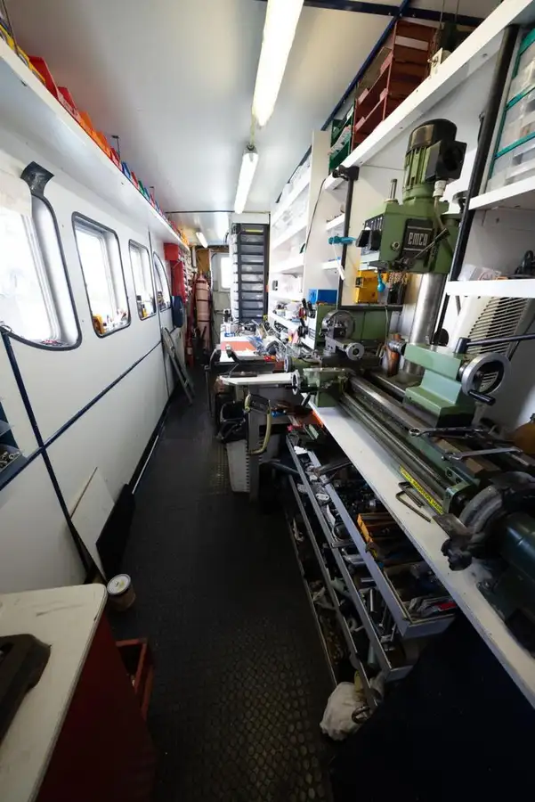 Kapal penarik keur dijual