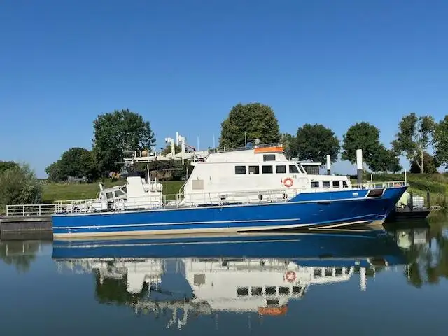 Kapal survei keur dijual