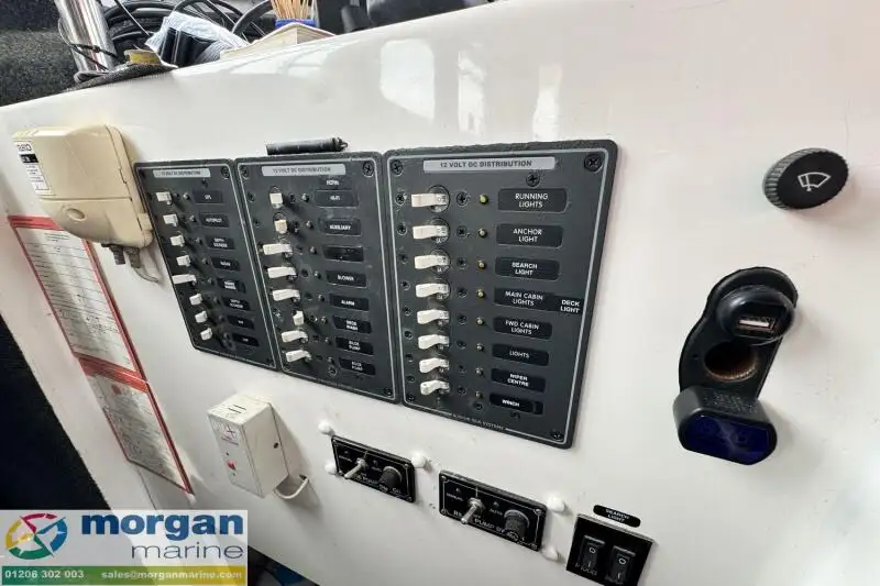 Kapal kerja keur dijual