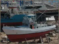 Parahu seuneu pikeun dijual
