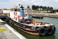 Tow boat pikeun dijual