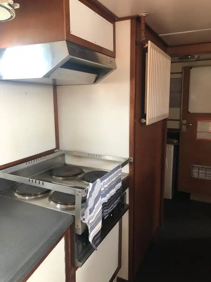 Kapal penarik keur dijual