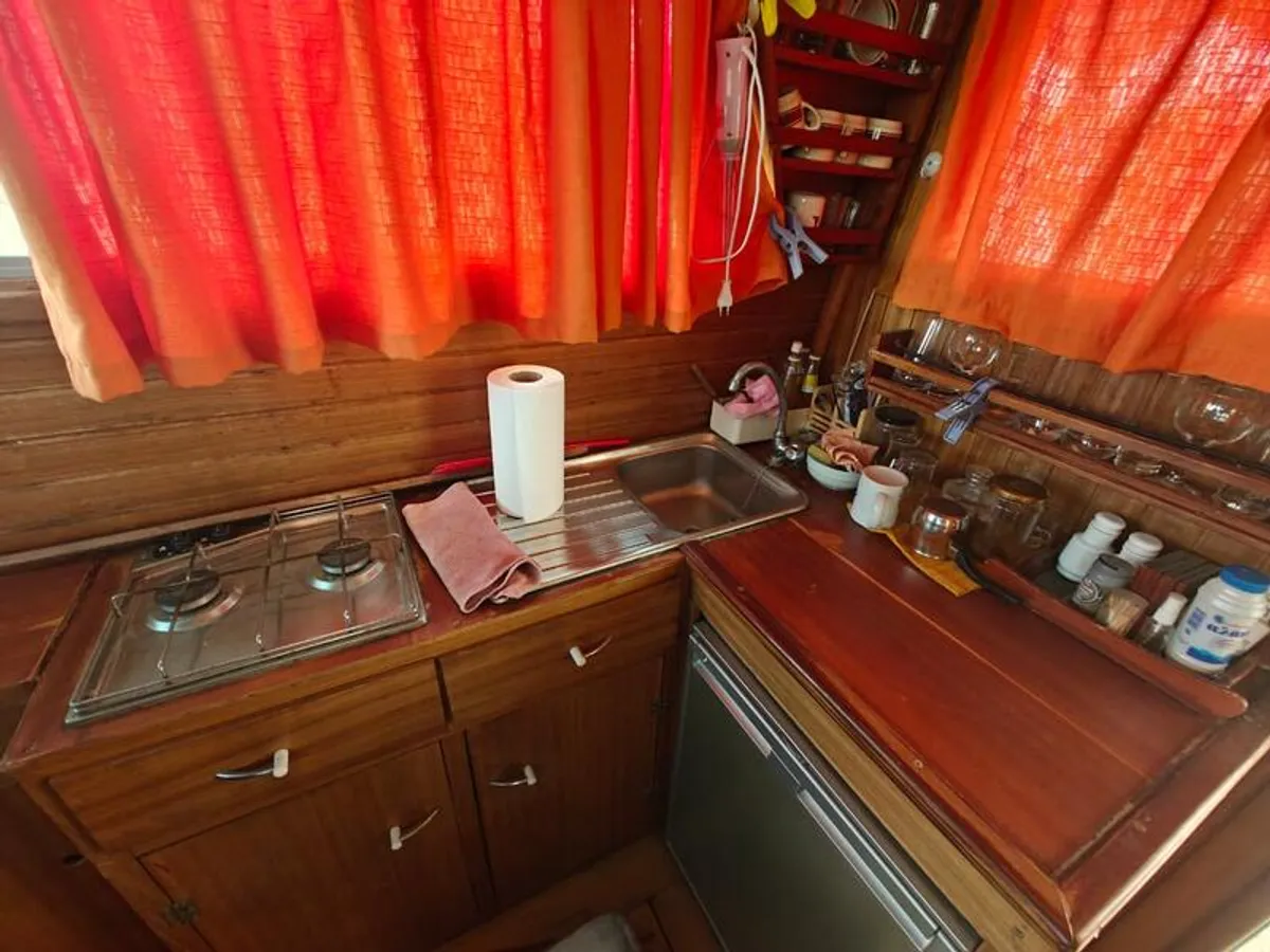 Kapal kerja keur dijual