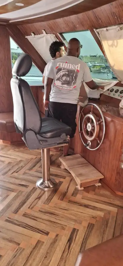 Kapal pesiar keur dijual