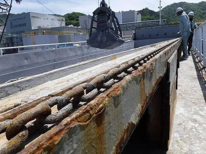 Kapal pangangkut barang curah keur dijual