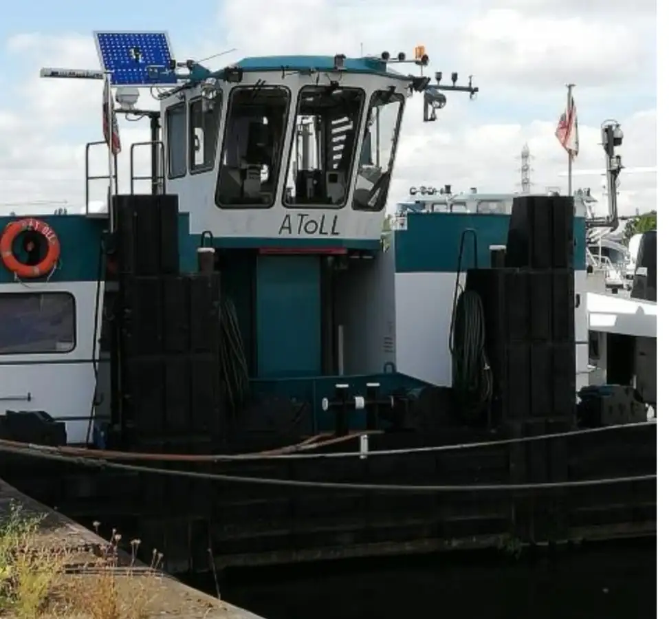 Kapal penarik keur dijual