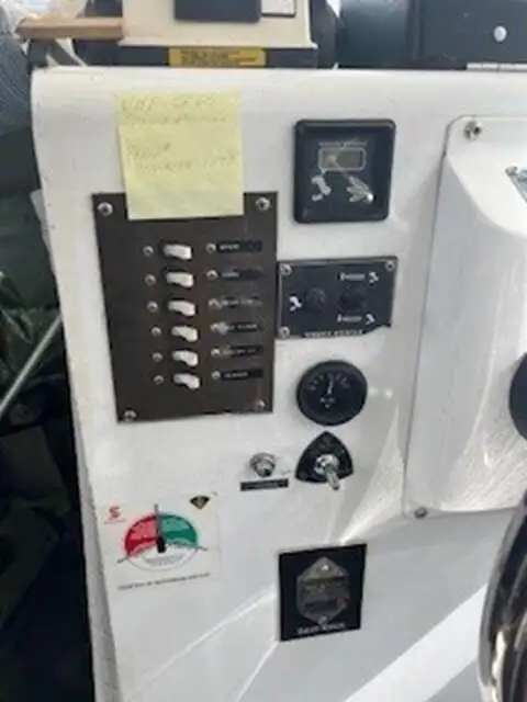Kapal kerja keur dijual