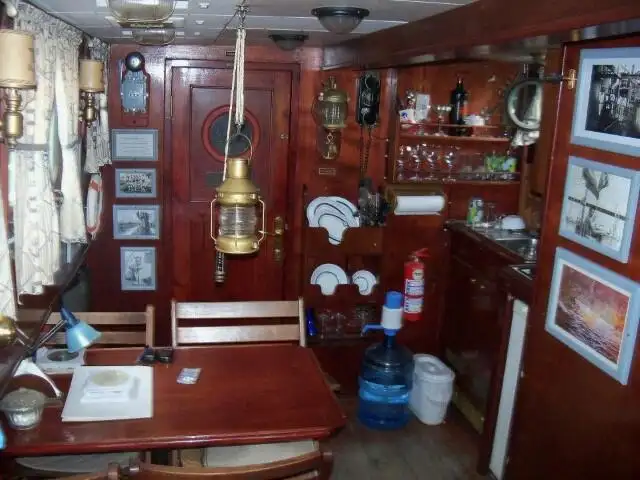 Kapal pemadam kebakaran keur dijual