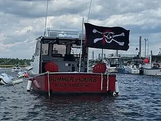 Kapal pangolahan lautan keur dijual