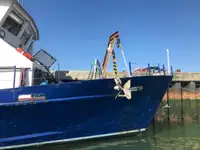 Kapal kerja keur dijual