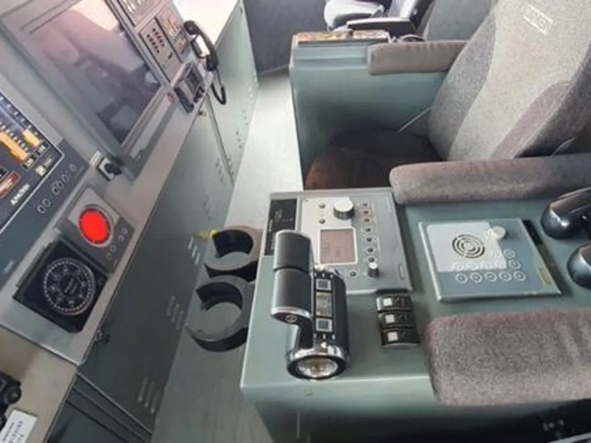 Kapal kerja keur dijual