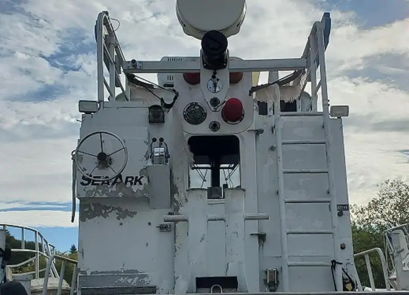 Kapal kerja keur dijual