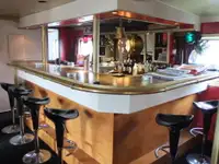 Kapal pesiar keur dijual