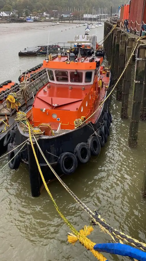Kapal penarik keur dijual