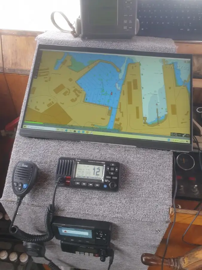 Kapal kerja keur dijual