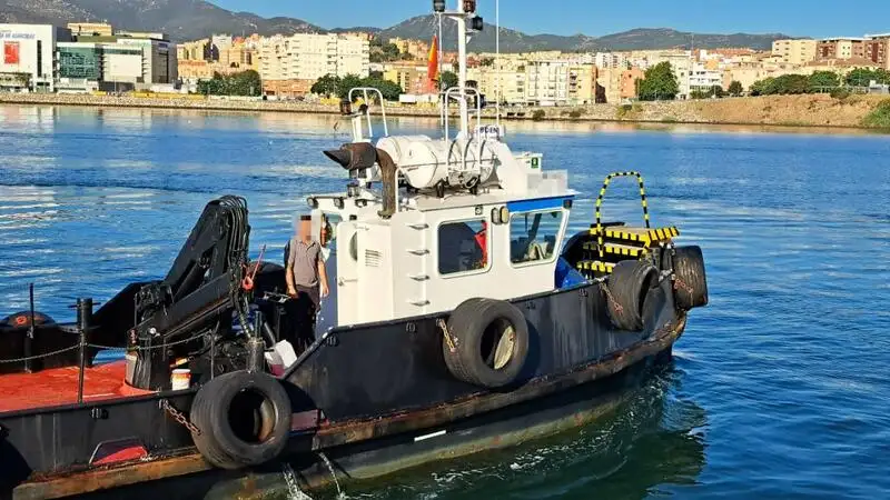 Kapal kerja keur dijual