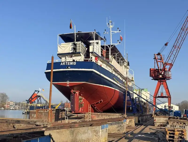 Kapal pangangkut barang curah keur dijual