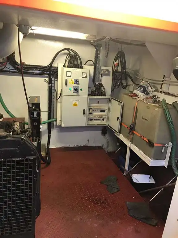 Kapal keruk keur dijual