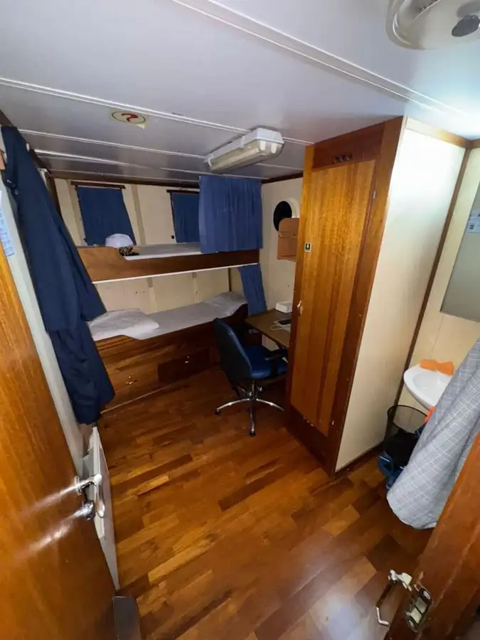 Kapal kontainer keur dijual