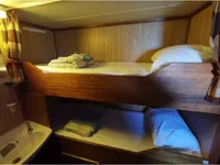 Kapal pasokan keur dijual