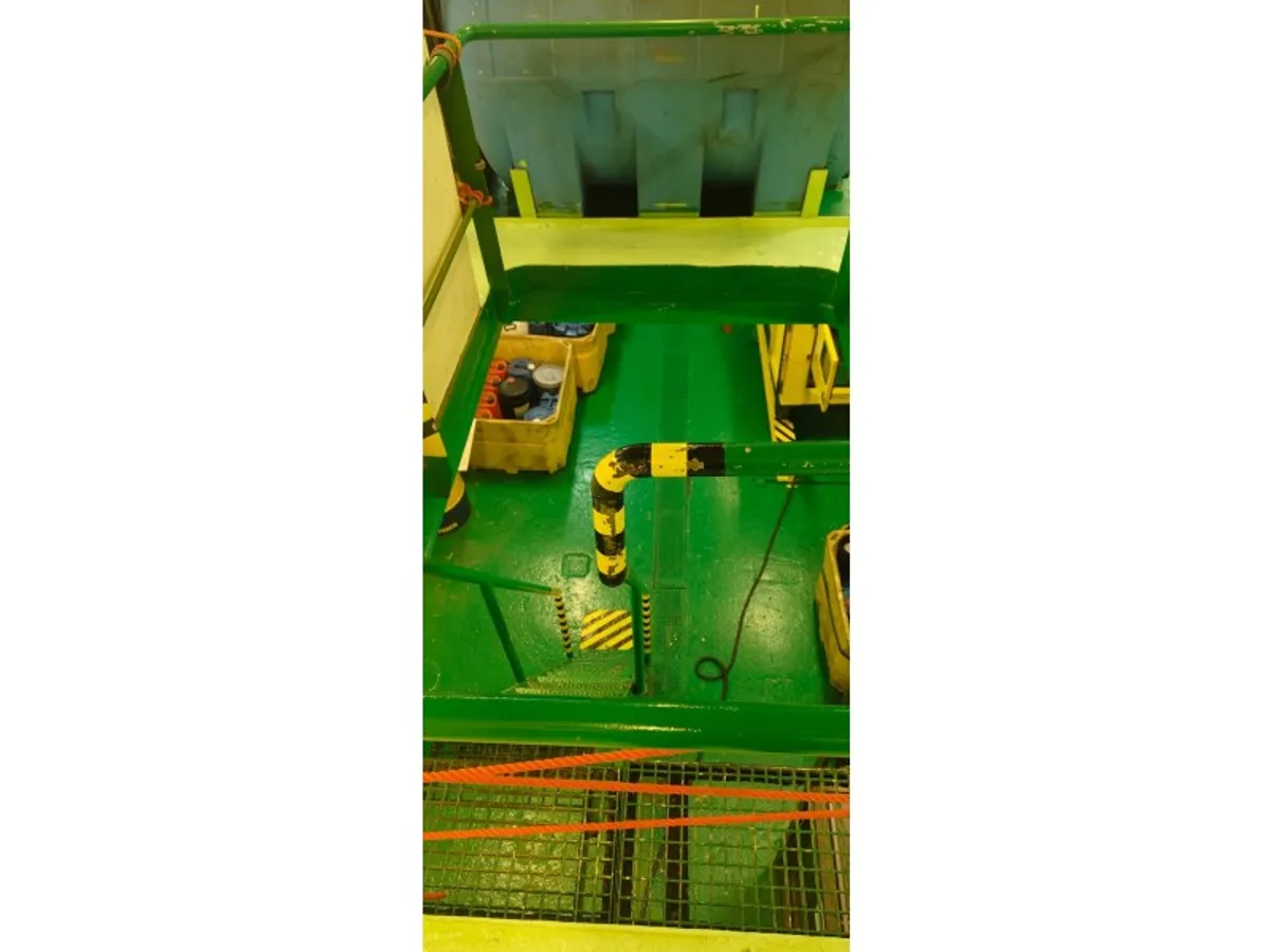 Kapal pasokan keur dijual