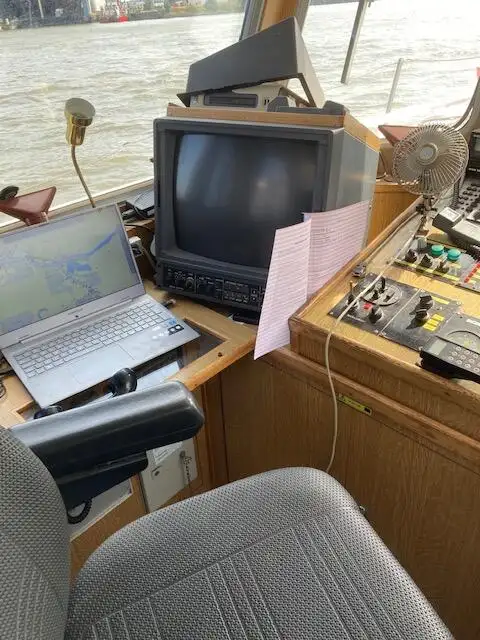 Kapal kerja keur dijual