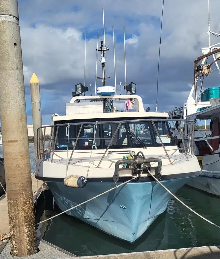 Kapal pangangkut LNG keur dijual