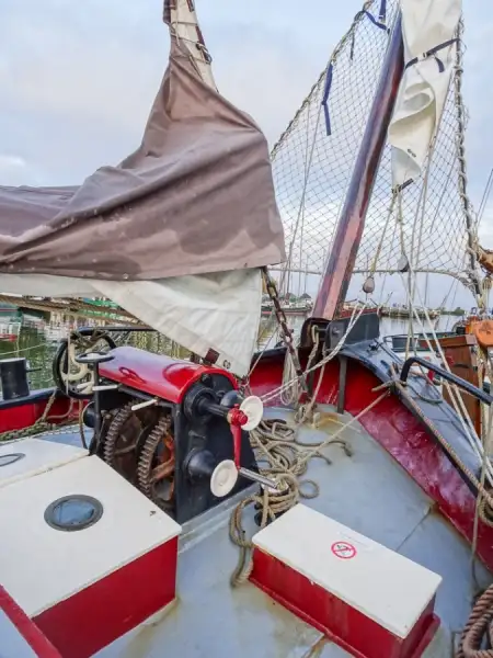 Kapal pangangkut barang curah keur dijual