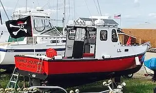 Kapal pangolahan lautan keur dijual