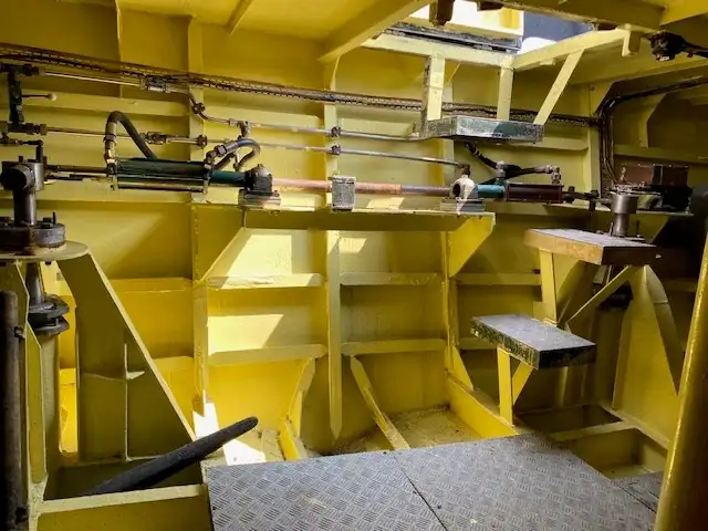 Kapal keruk keur dijual