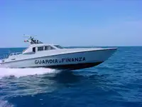 Parahu patroli pikeun dijual