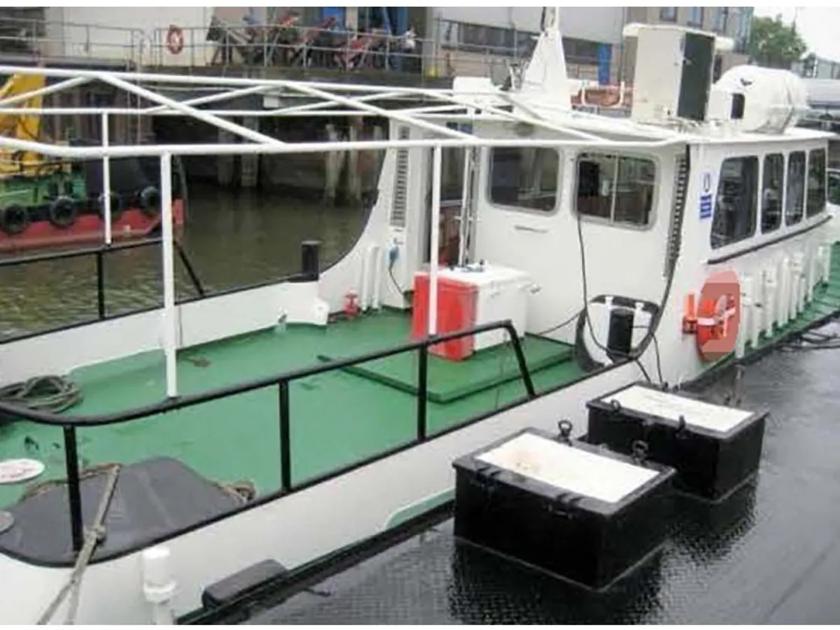 Kapal kerja keur dijual