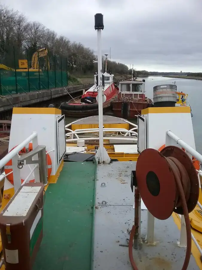 Kapal penarik keur dijual