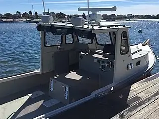Kapal pangolahan lautan keur dijual