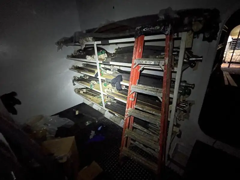Kapal keruk keur dijual