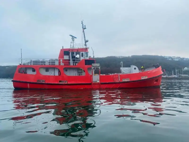 Kapal survei keur dijual