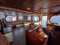 Kapal kerja keur dijual