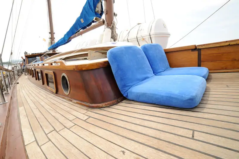 Kapal pesiar keur dijual