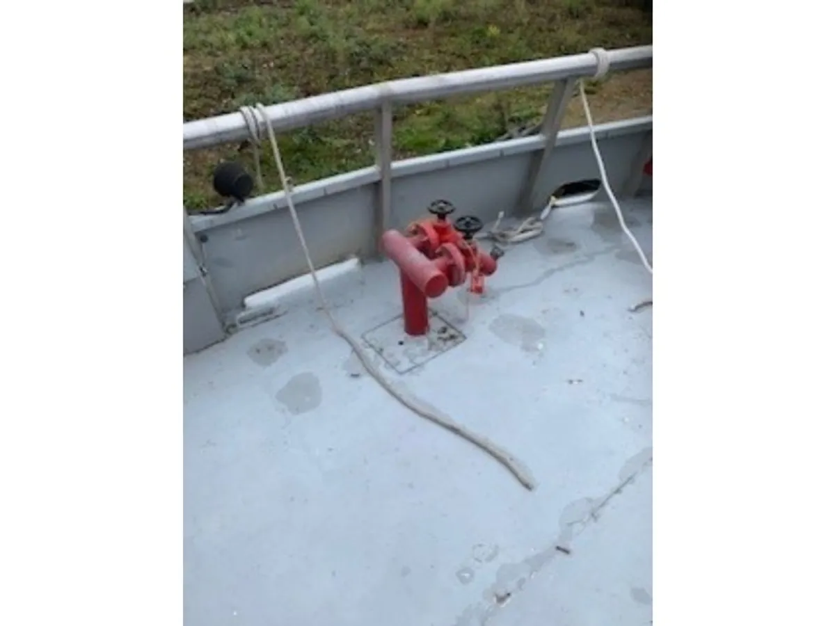 Kapal kerja keur dijual