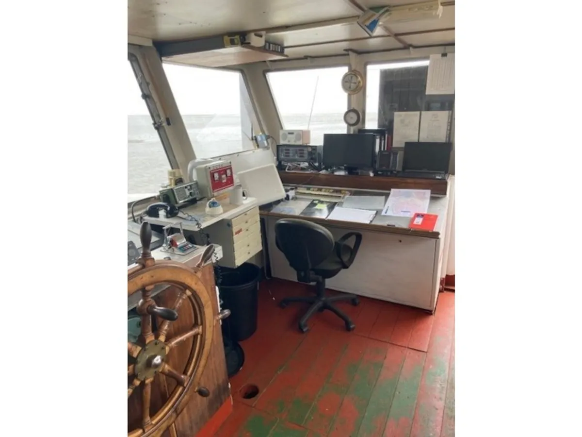 Kapal keruk keur dijual