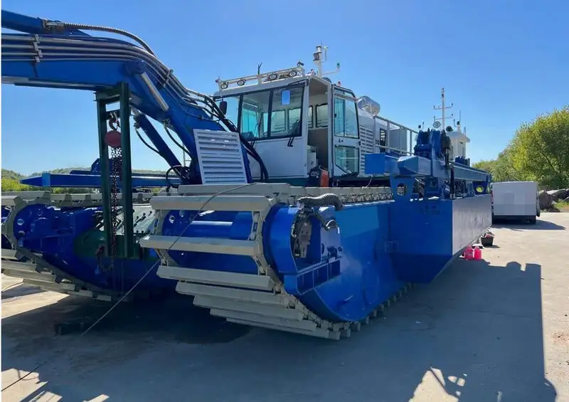 Kapal keruk keur dijual