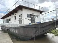 Kapal panginepan keur dijual