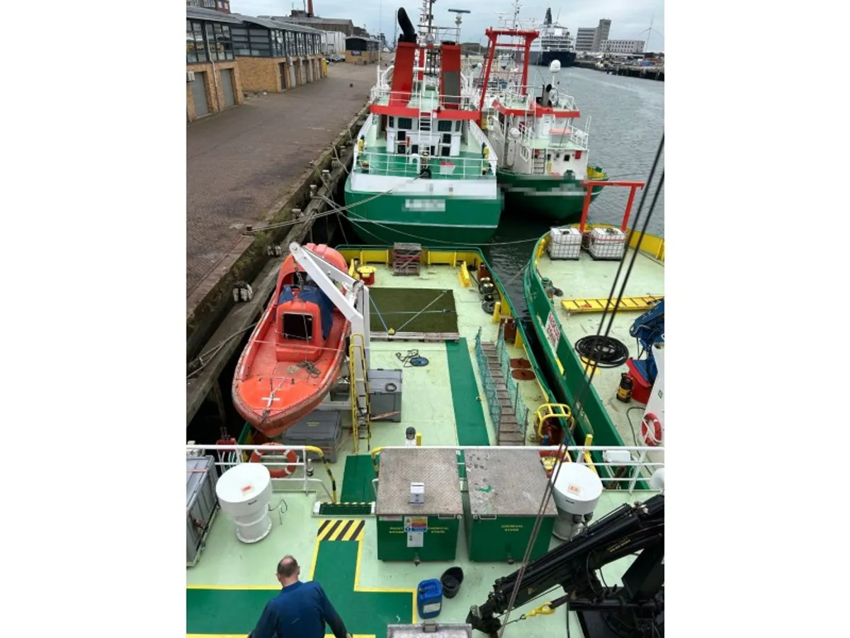 Kapal pasokan keur dijual