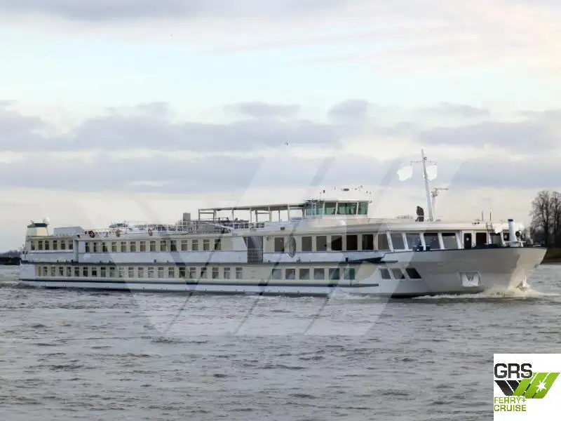 Kapal pesiar keur dijual