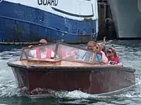 Kapal pesiar keur dijual