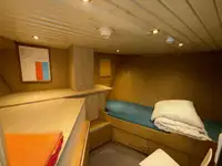 Kapal pasokan keur dijual