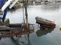 Kapal keruk keur dijual