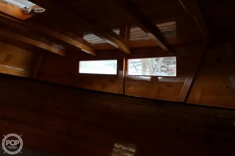 Kapal pangolahan lautan keur dijual