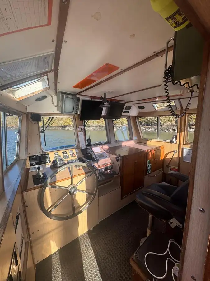 Kapal survei keur dijual
